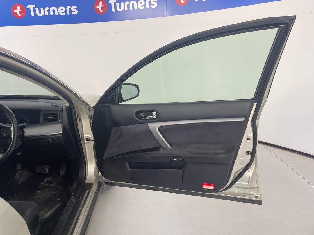 Photo '15' of Nissan Maxima