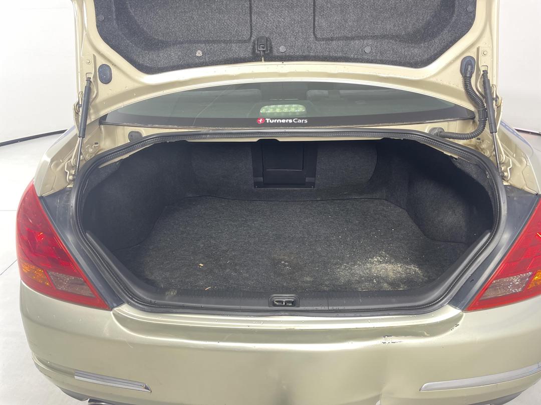 Photo '14' of Nissan Maxima