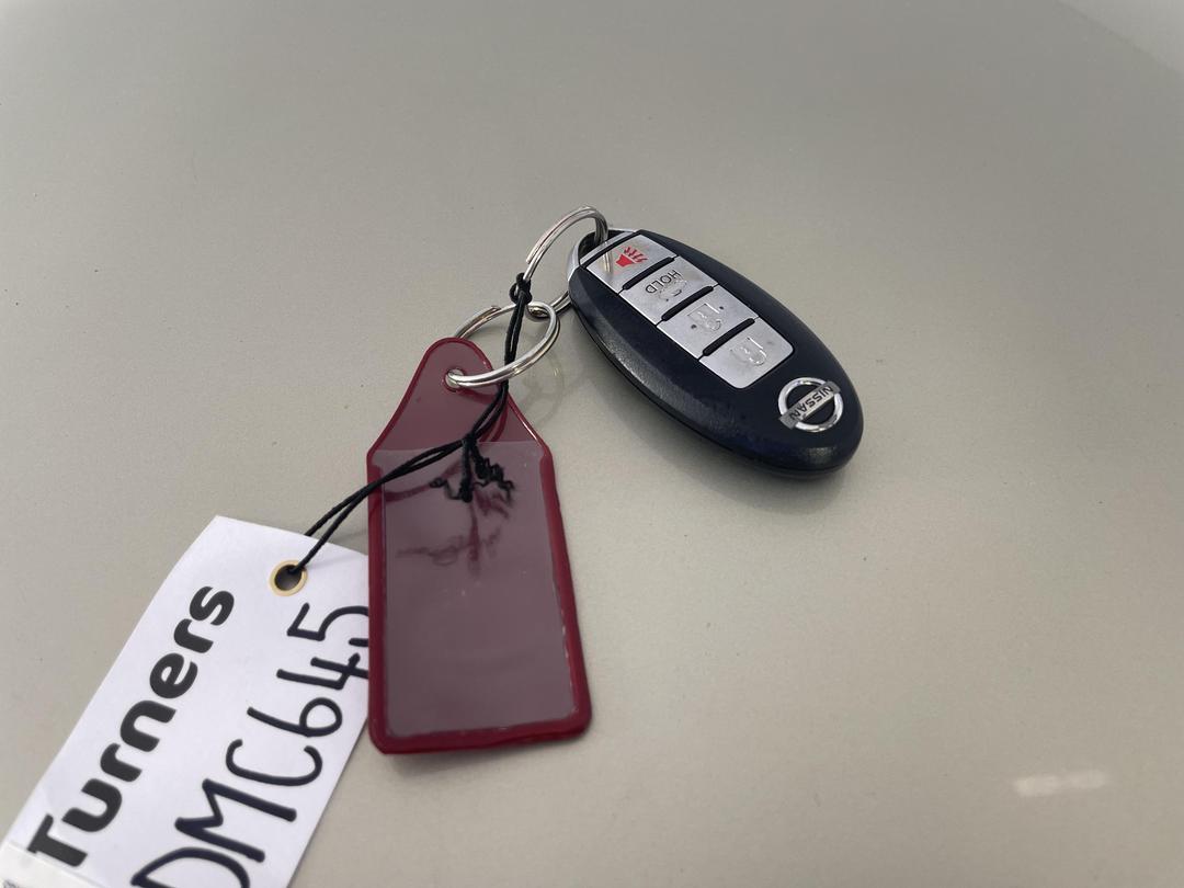 Photo '22' of Nissan Maxima