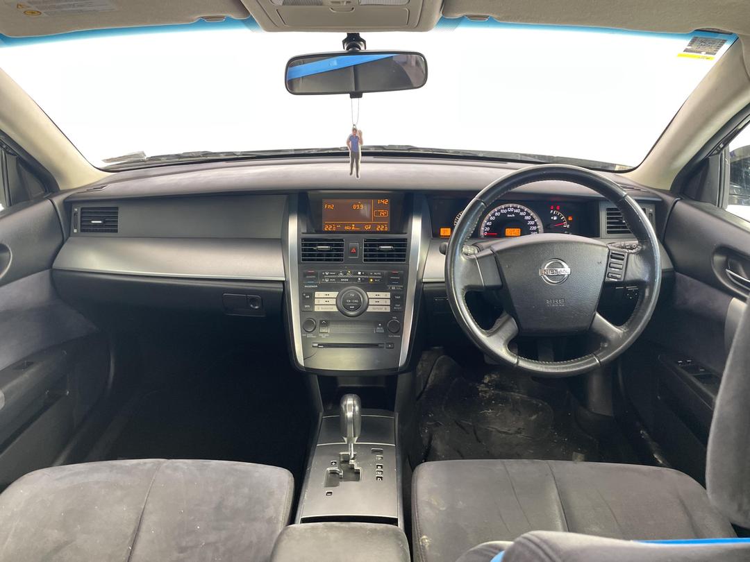 Photo '17' of Nissan Maxima