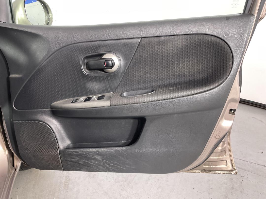 Photo '14' of Nissan Note