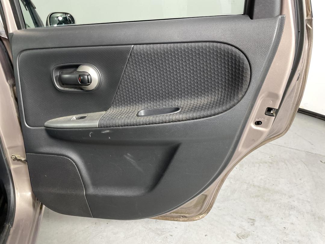 Photo '18' of Nissan Note