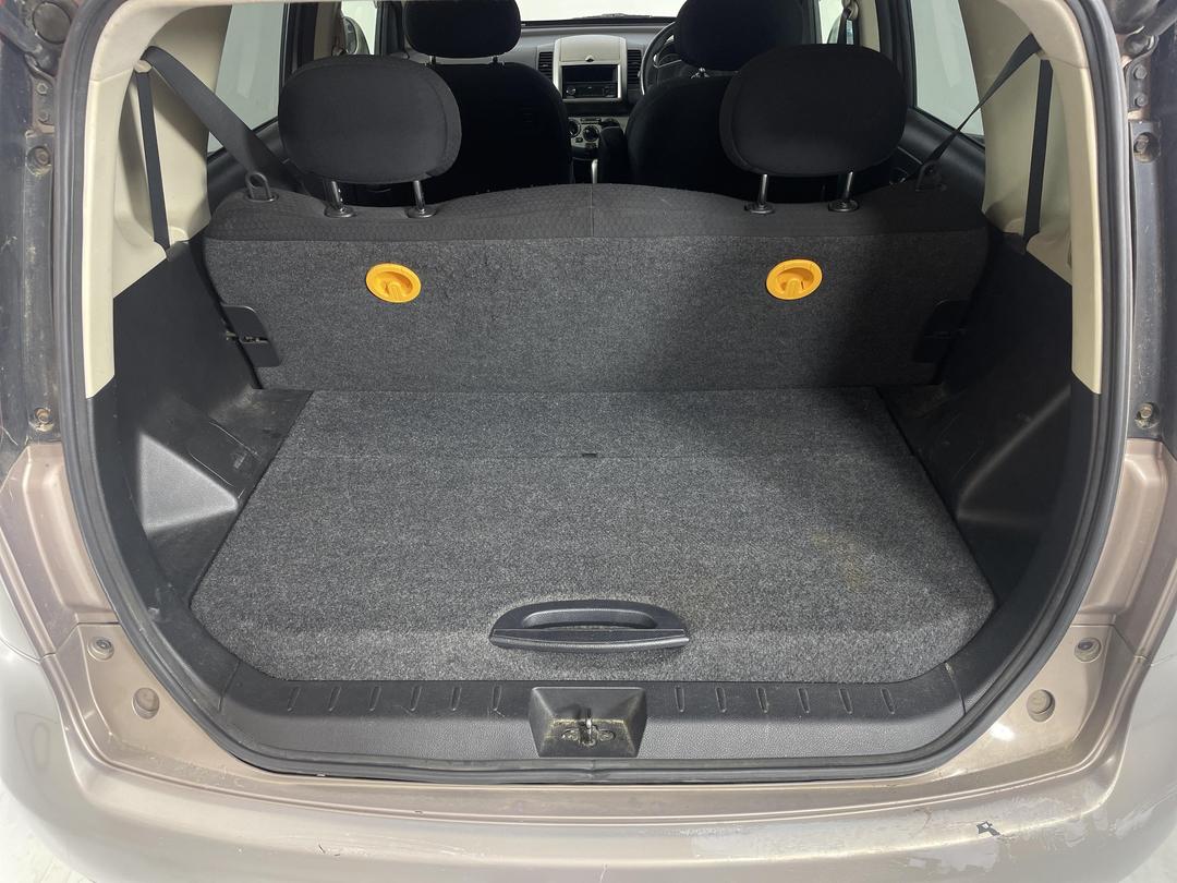 Photo '14' of Nissan Note