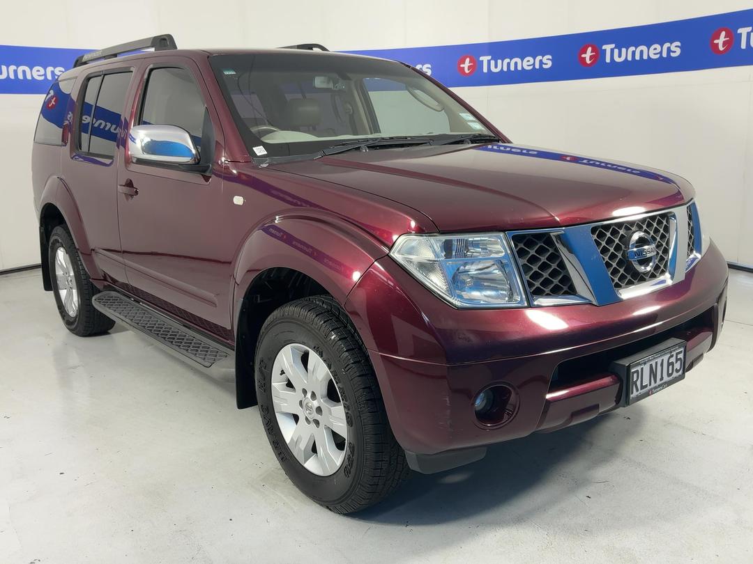 Photo '1' of Nissan Pathfinder