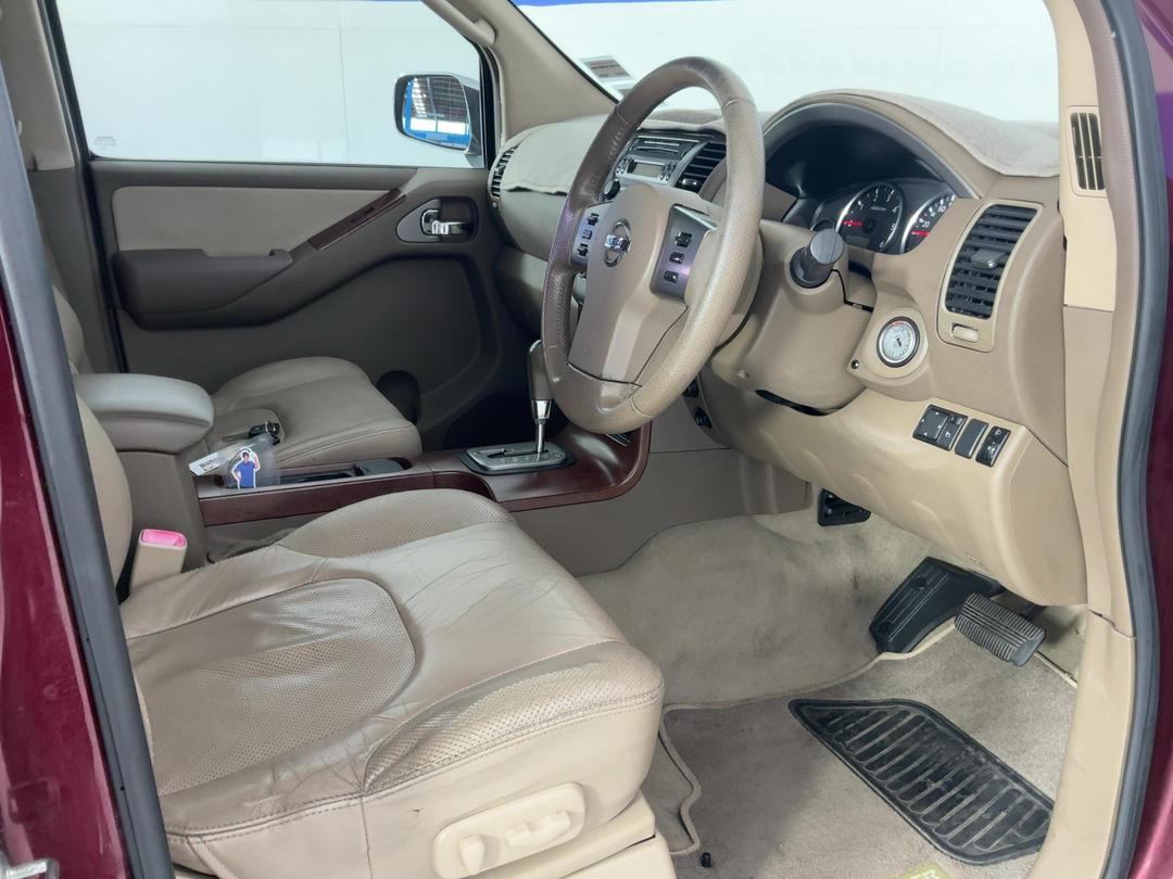 Photo '16' of Nissan Pathfinder
