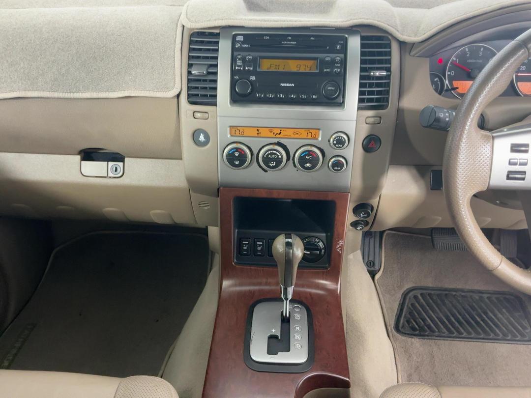 Photo '18' of Nissan Pathfinder
