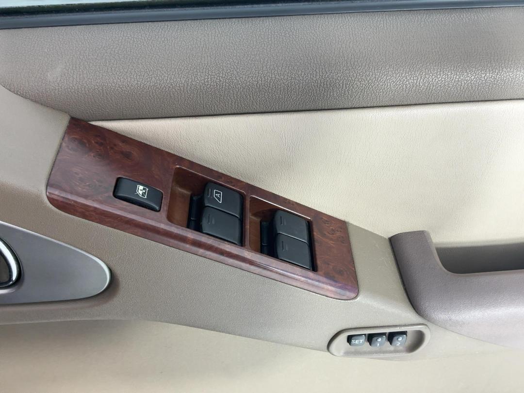 Photo '26' of Nissan Pathfinder