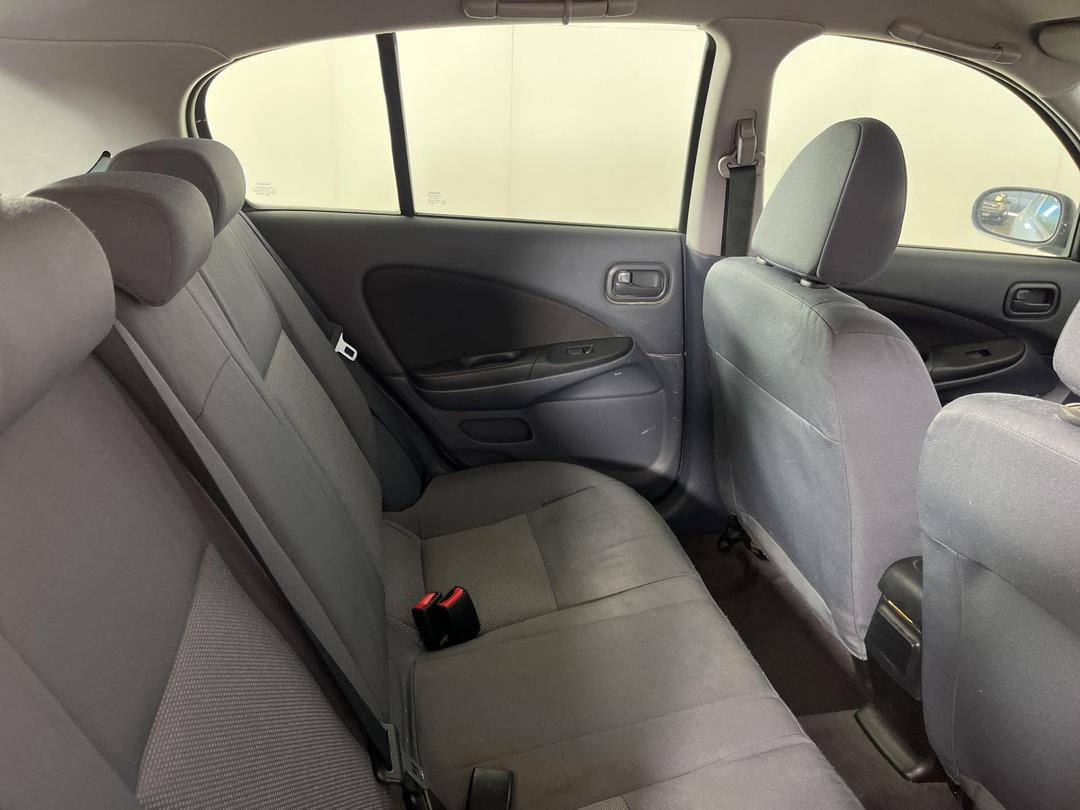 Photo '18' of Nissan Pulsar LS