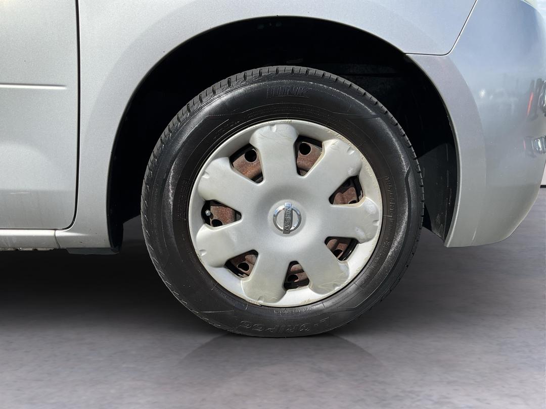 Photo '9' of Nissan Serena