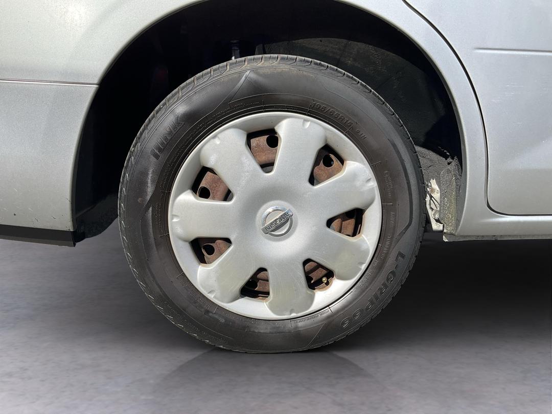 Photo '12' of Nissan Serena