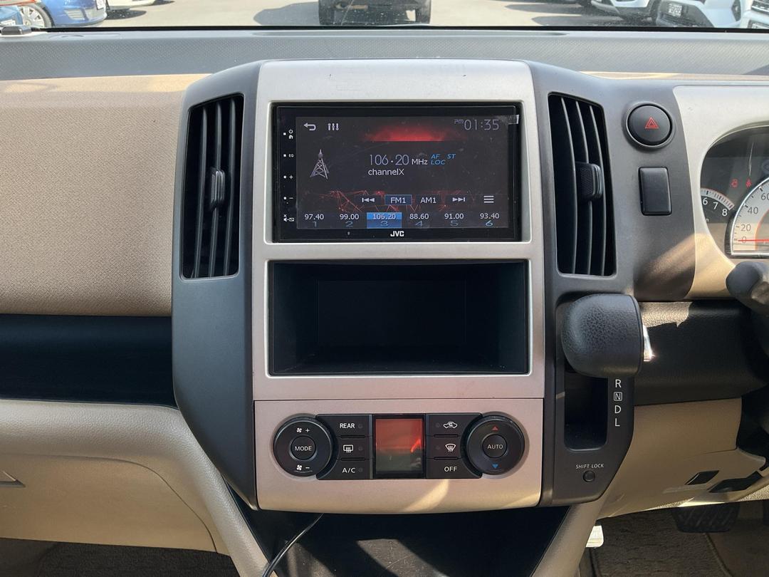 Photo '18' of Nissan Serena