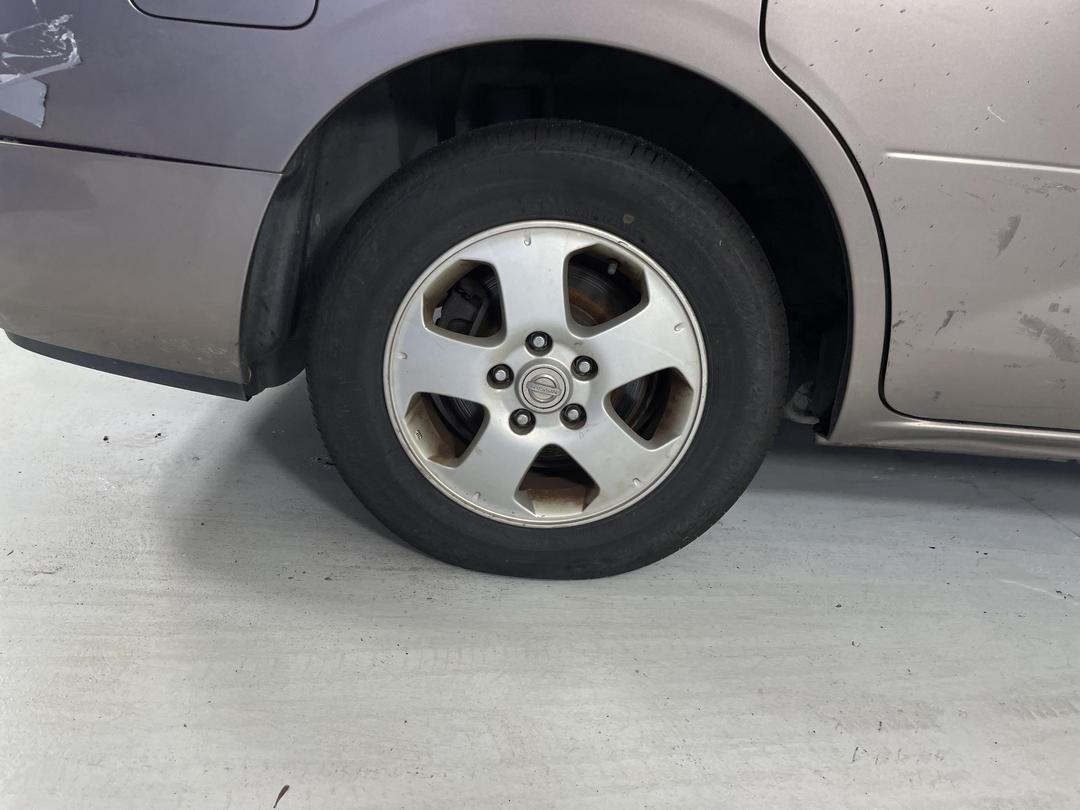 Photo '10' of Nissan Serena 2.0L