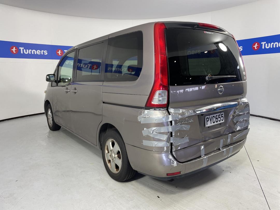 Photo '4' of Nissan Serena 2.0L