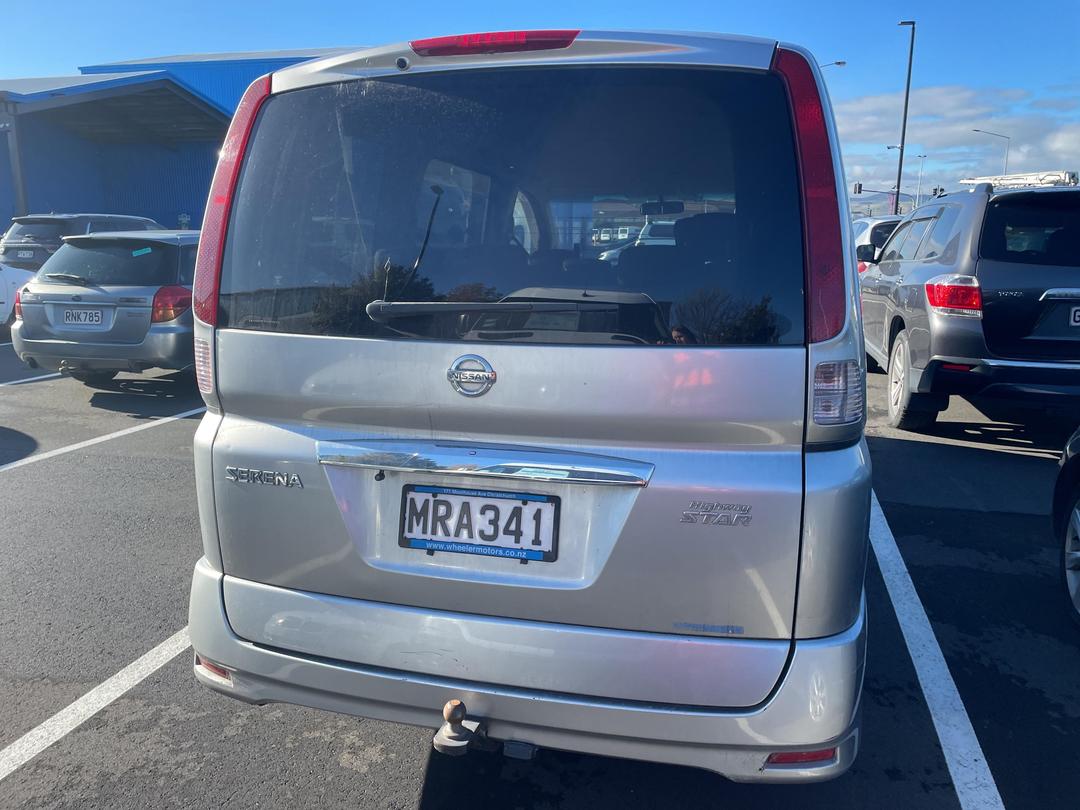 Photo '5' of Nissan Serena