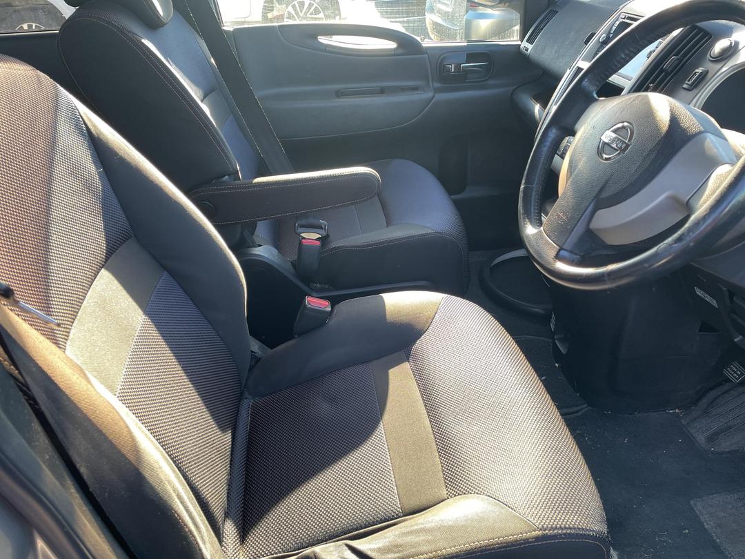 Photo '14' of Nissan Serena