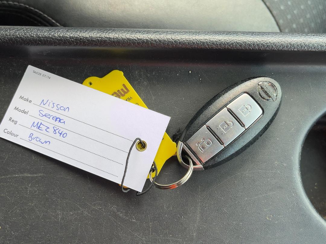Photo '20' of Nissan Serena