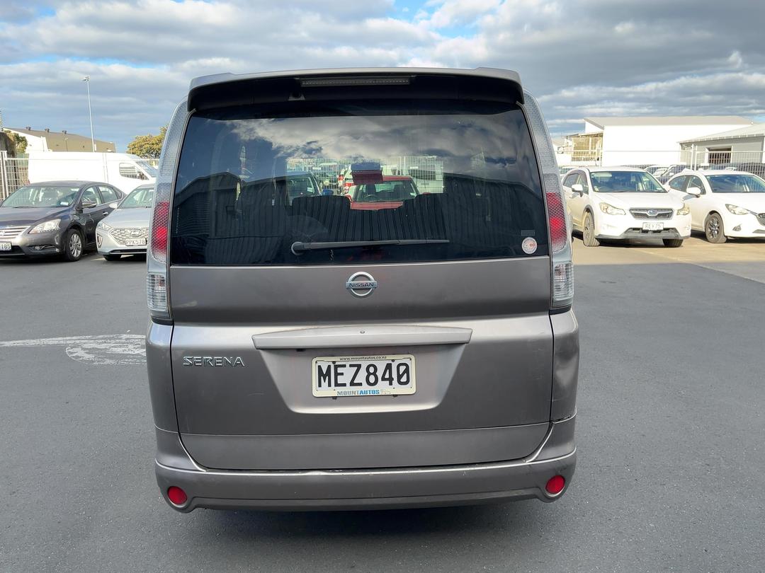 Photo '5' of Nissan Serena