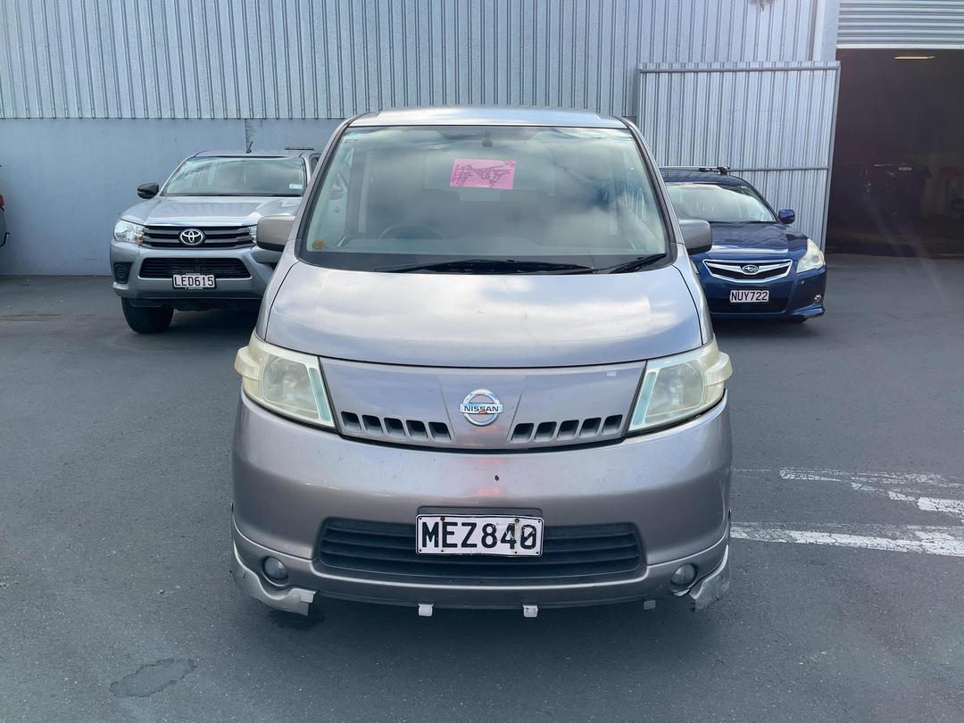 Photo '2' of Nissan Serena