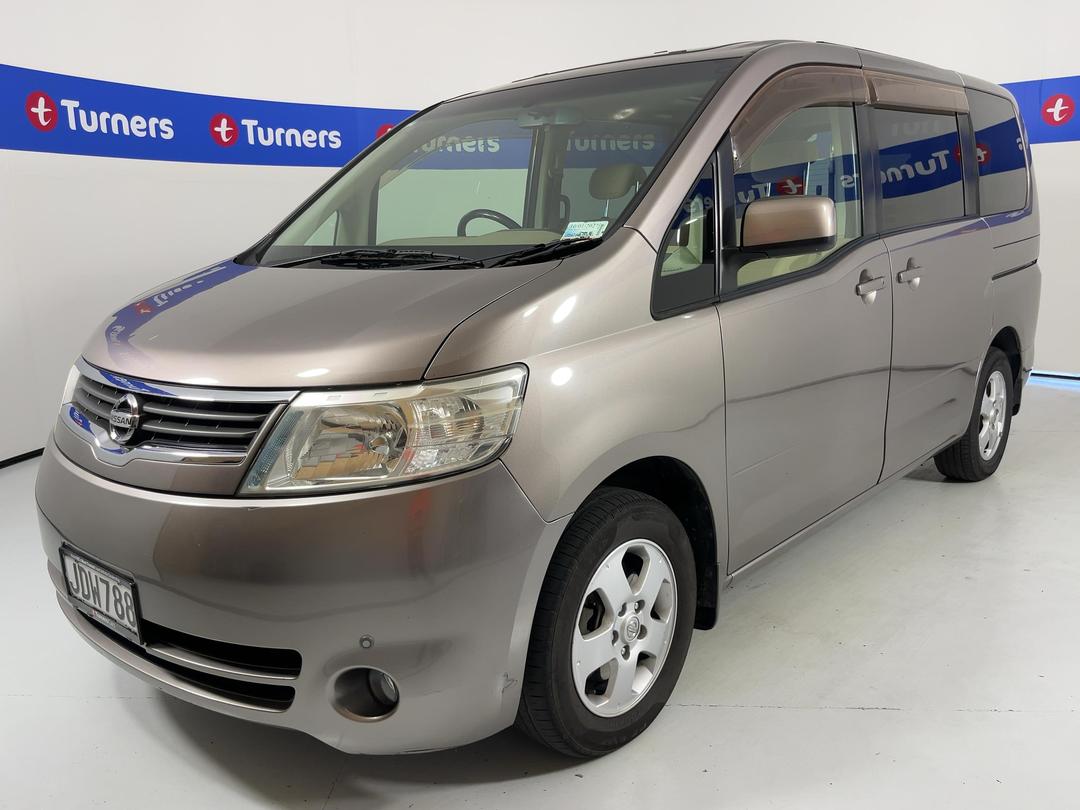 Photo '4' of Nissan Serena