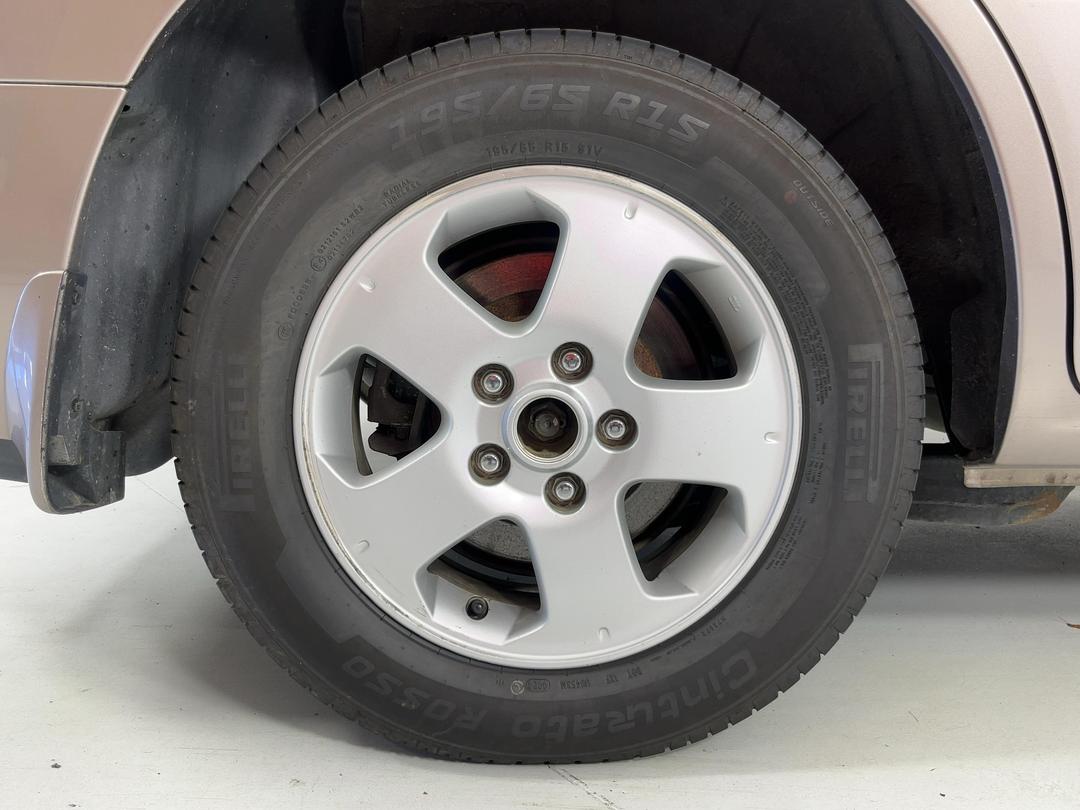 Photo '12' of Nissan Serena