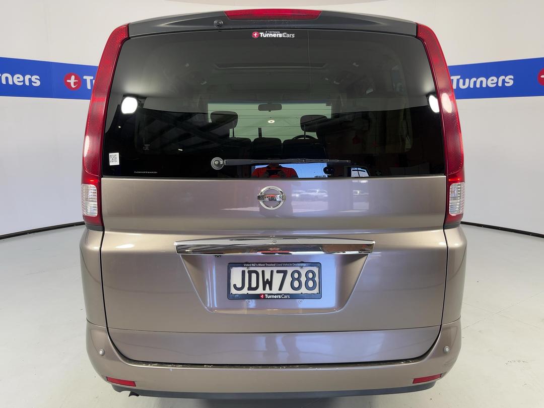 Photo '6' of Nissan Serena
