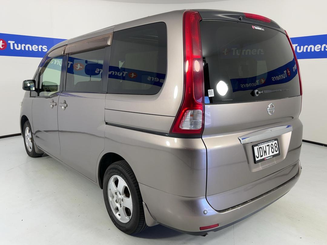 Photo '5' of Nissan Serena
