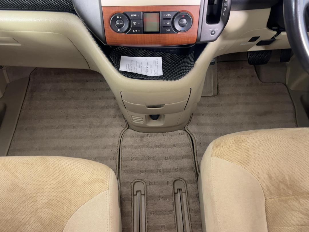 Photo '18' of Nissan Serena