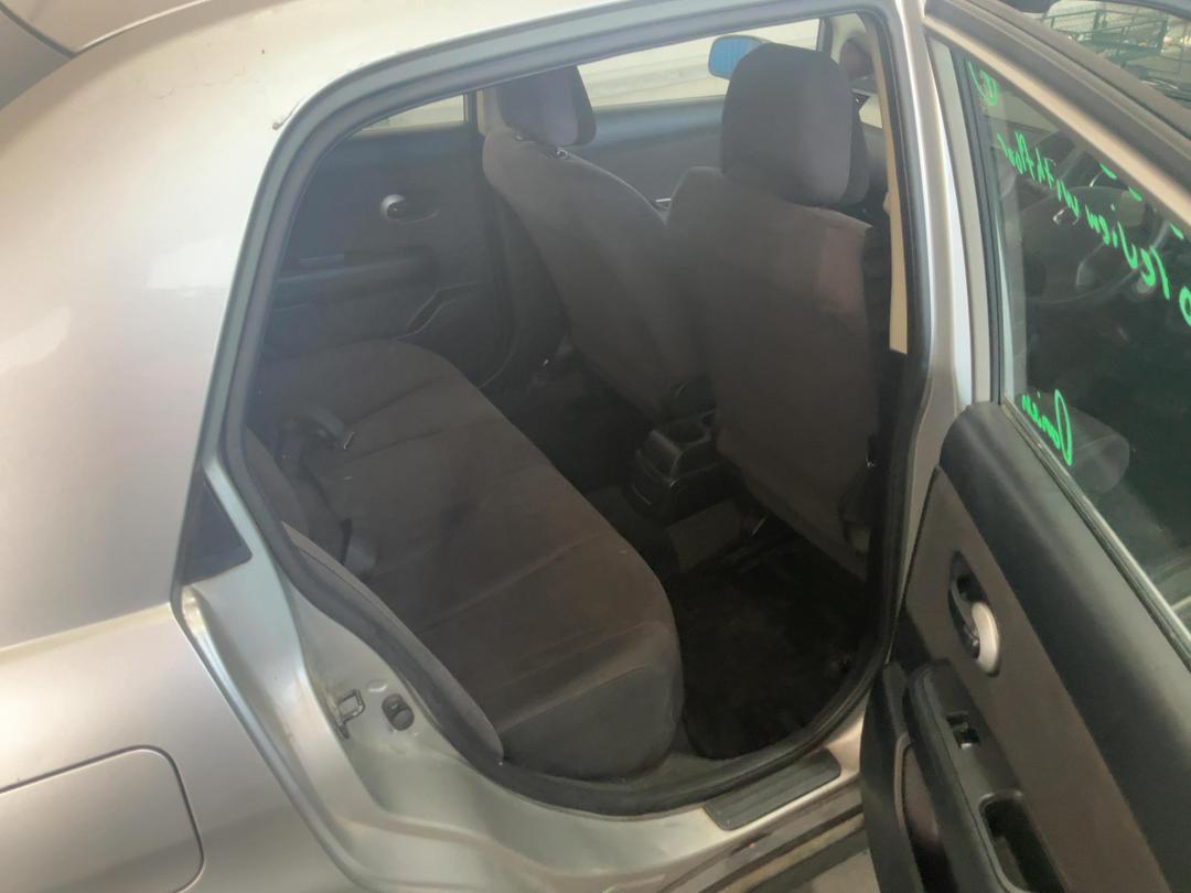 Photo '21' of Nissan Tiida ST