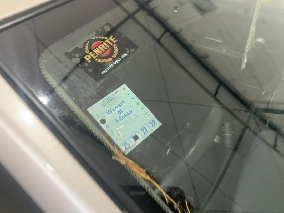 Photo '24' of Nissan Tiida ST