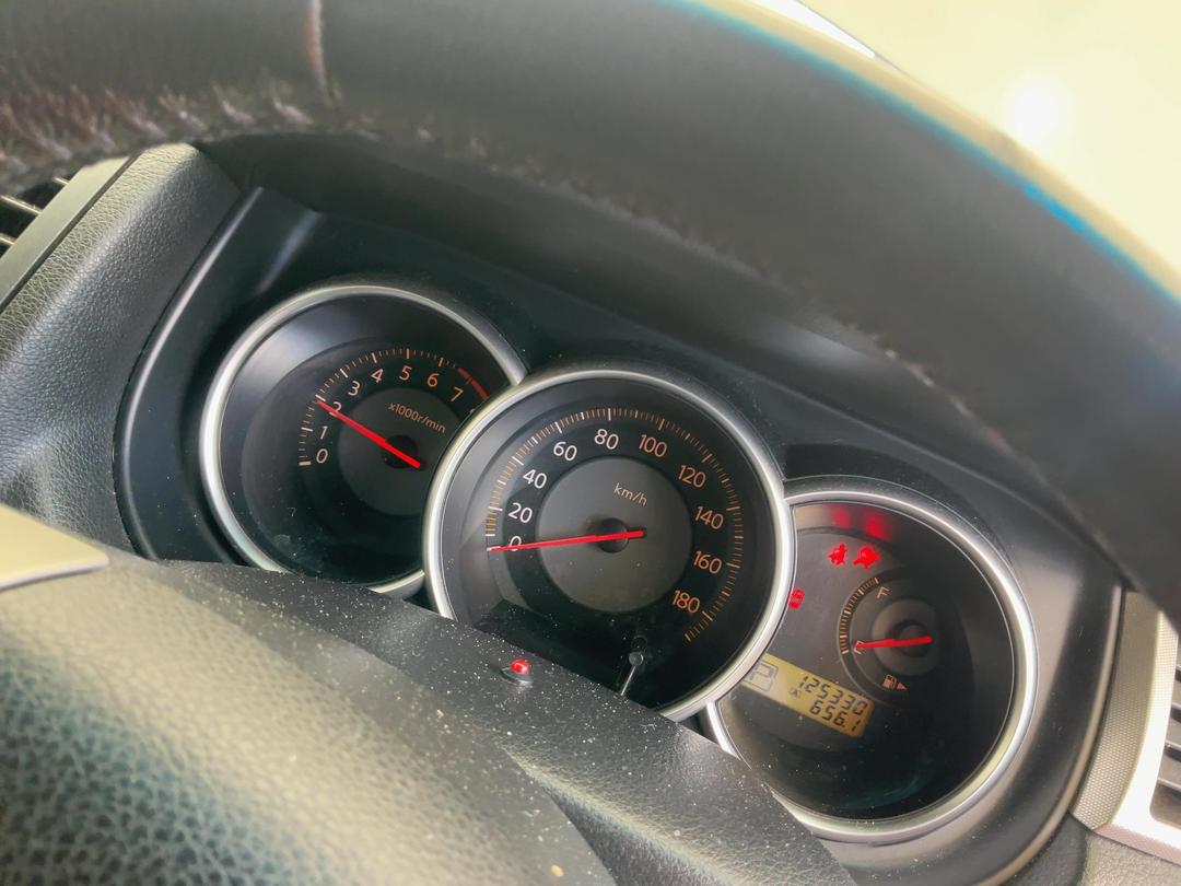 Photo '17' of Nissan Tiida