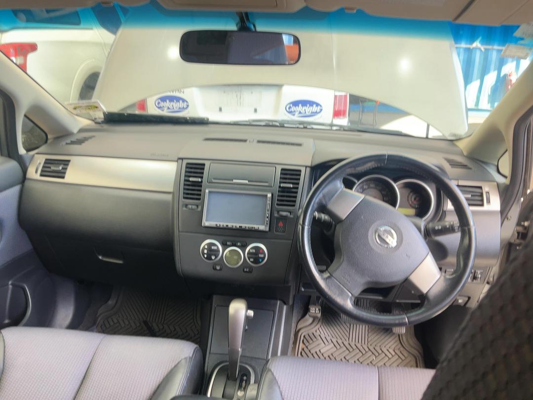 Photo '21' of Nissan Tiida