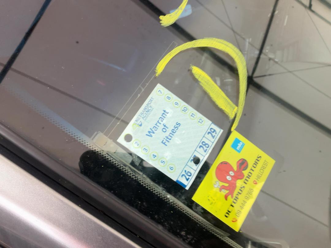 Photo '24' of Nissan Tiida