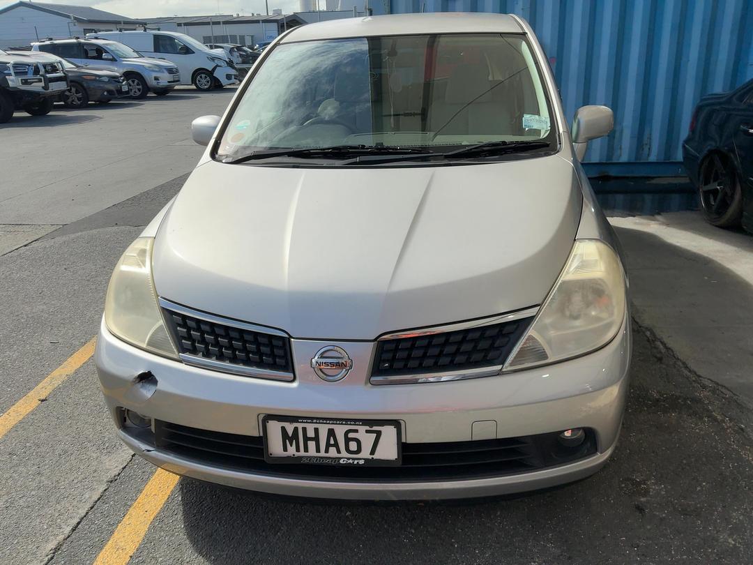 Photo '2' of Nissan Tiida