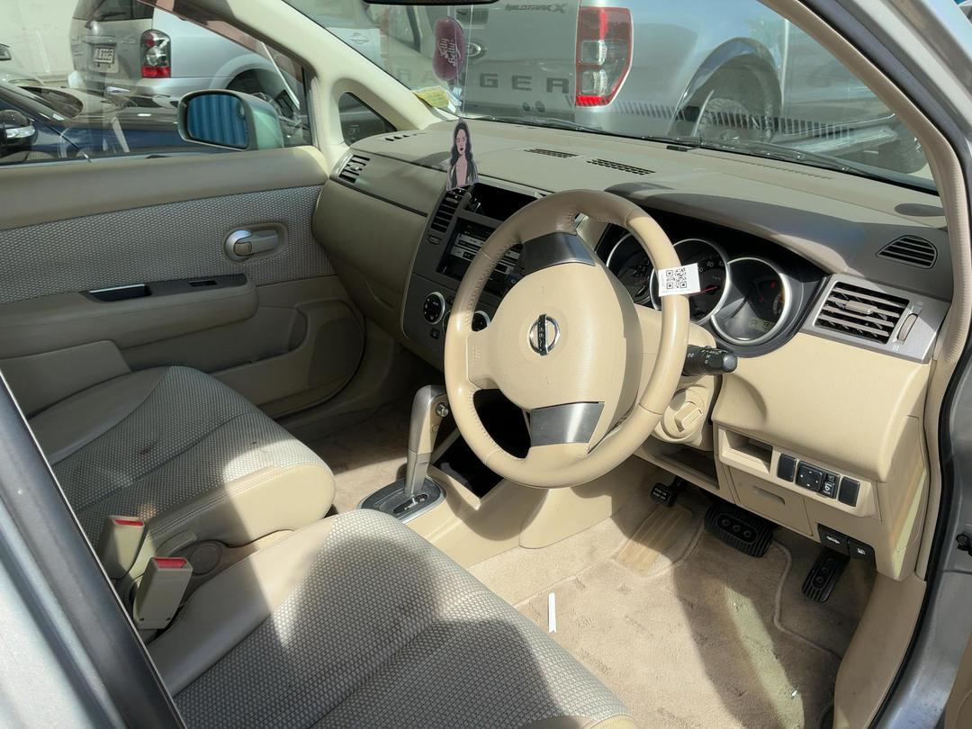 Photo '8' of Nissan Tiida