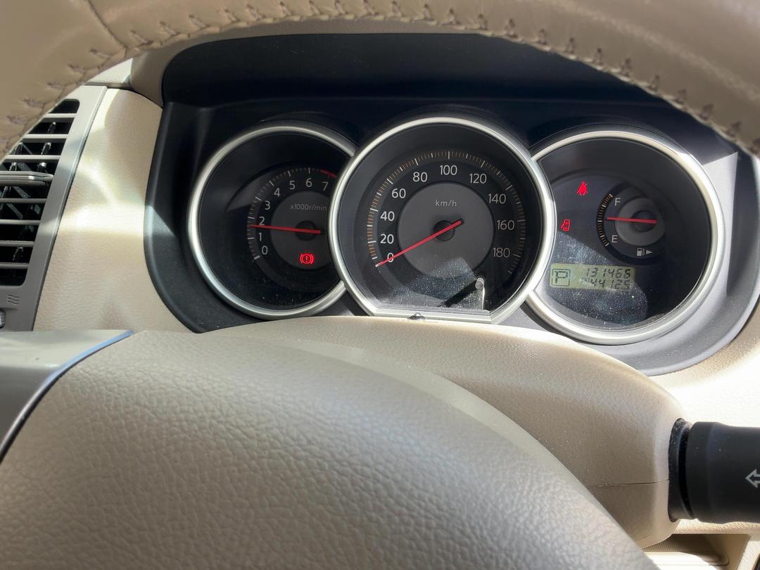 Photo '9' of Nissan Tiida