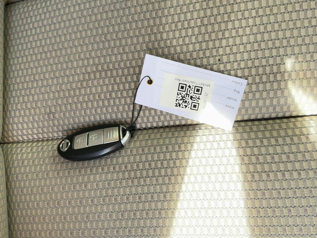 Photo '12' of Nissan Tiida