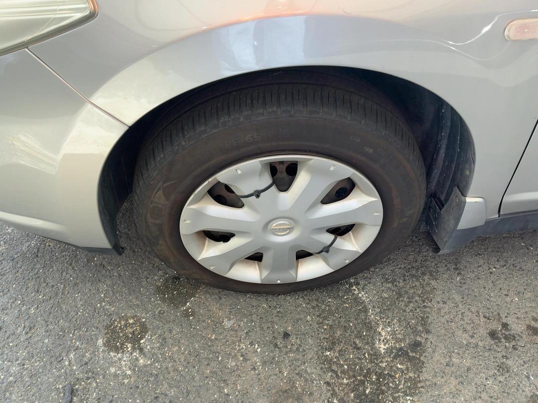 Photo '30' of Nissan Tiida