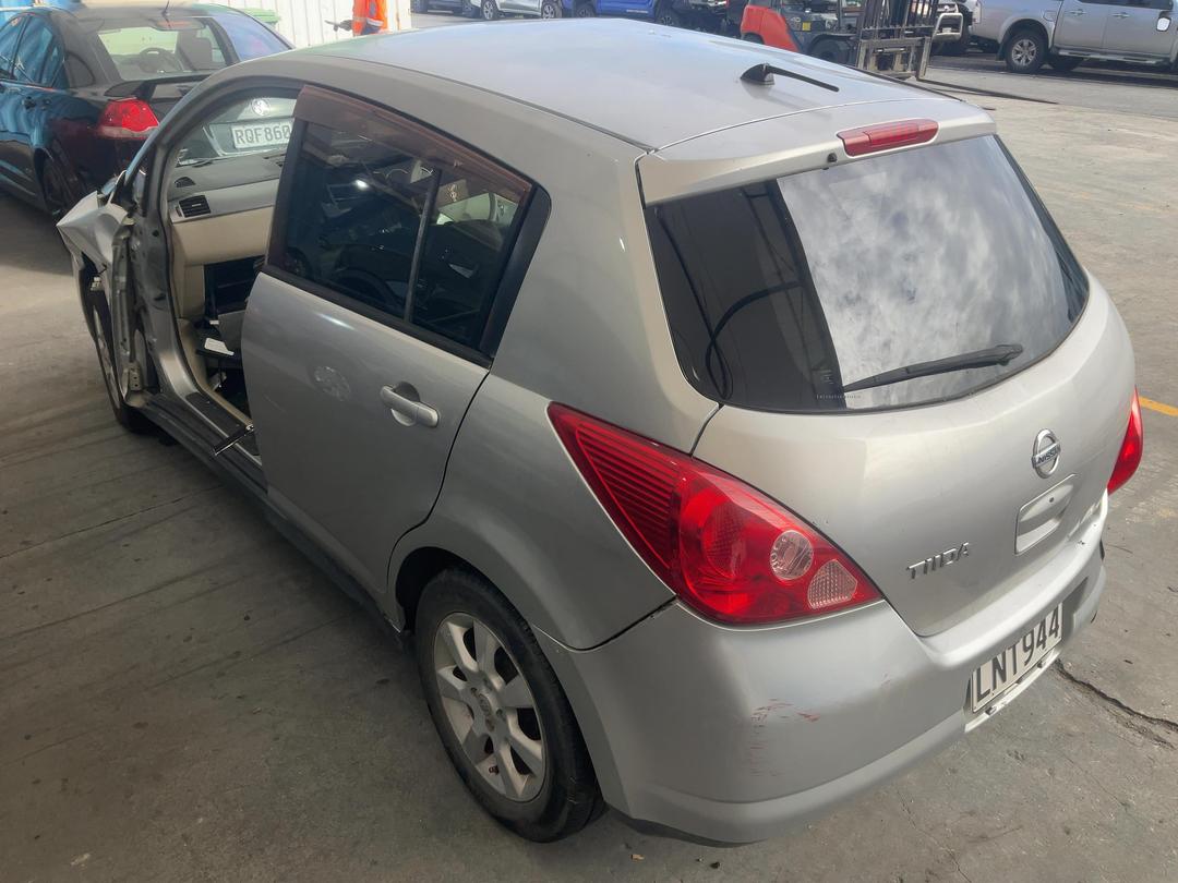 Photo '10' of Nissan Tiida