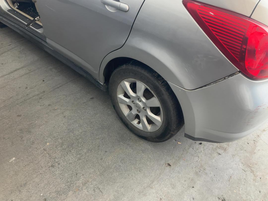 Photo '11' of Nissan Tiida