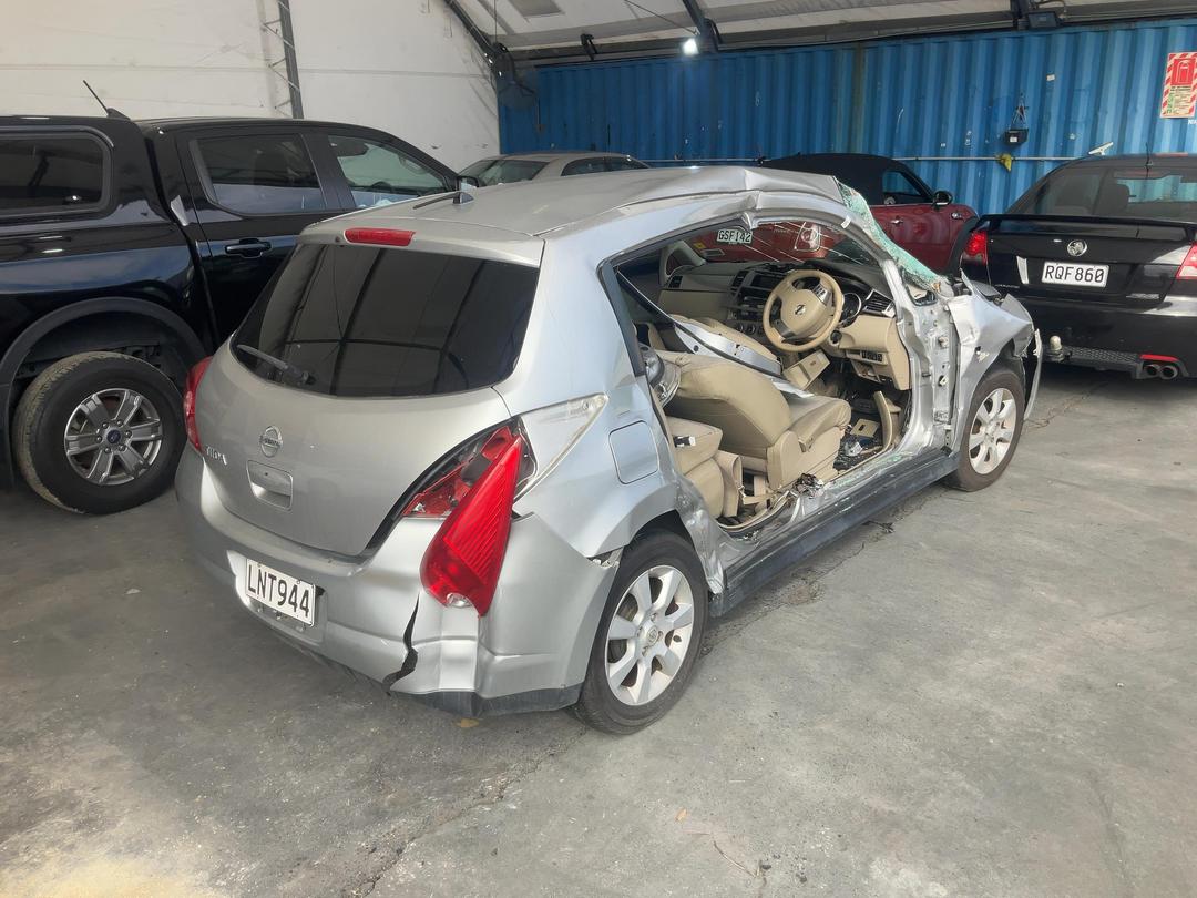 Photo '13' of Nissan Tiida