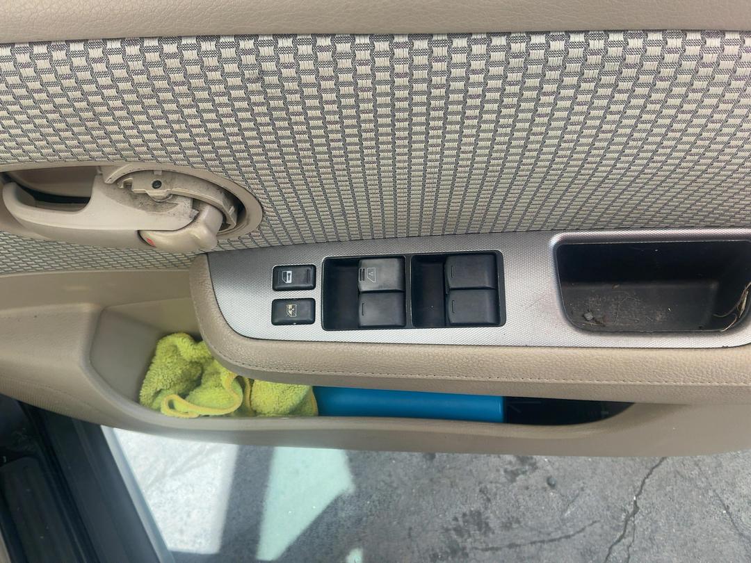 Photo '8' of Nissan Tiida