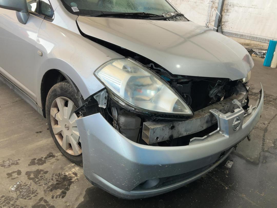 Photo '2' of Nissan Tiida