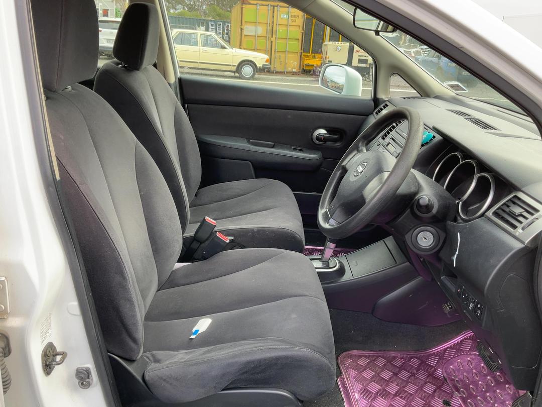 Photo '14' of Nissan Tiida Latio Photo '14' of Nissan Tiida Latio