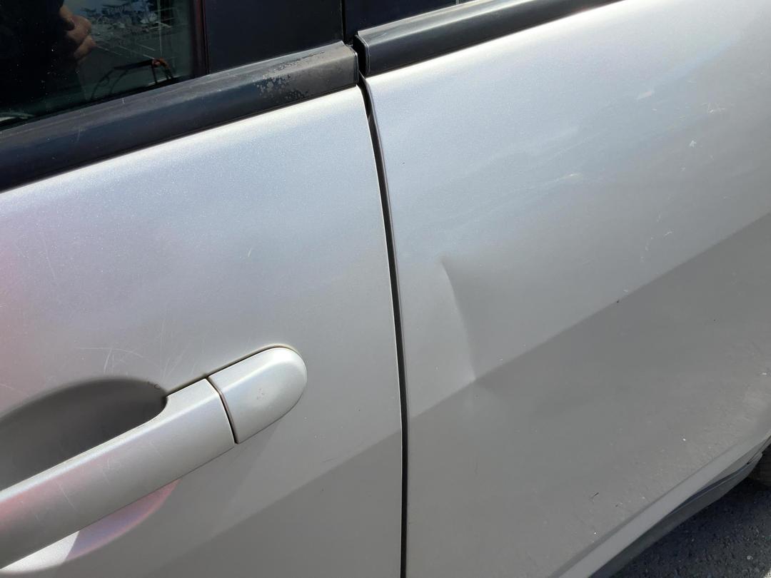 Photo '15' of Nissan Tiida Latio Photo '15' of Nissan Tiida Latio
