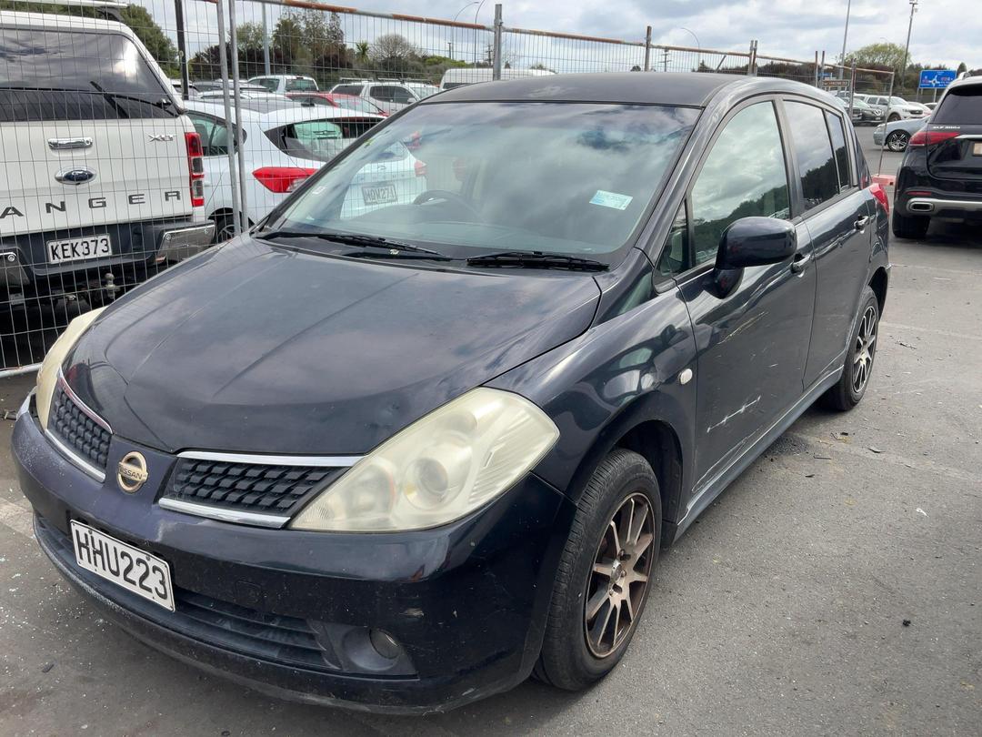 Photo '2' of Nissan Tiida Photo '2' of Nissan Tiida
