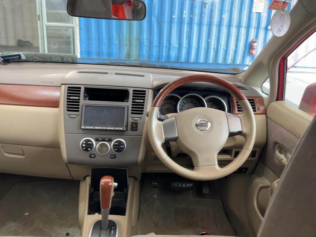 Photo '25' of Nissan Tiida Photo '25' of Nissan Tiida