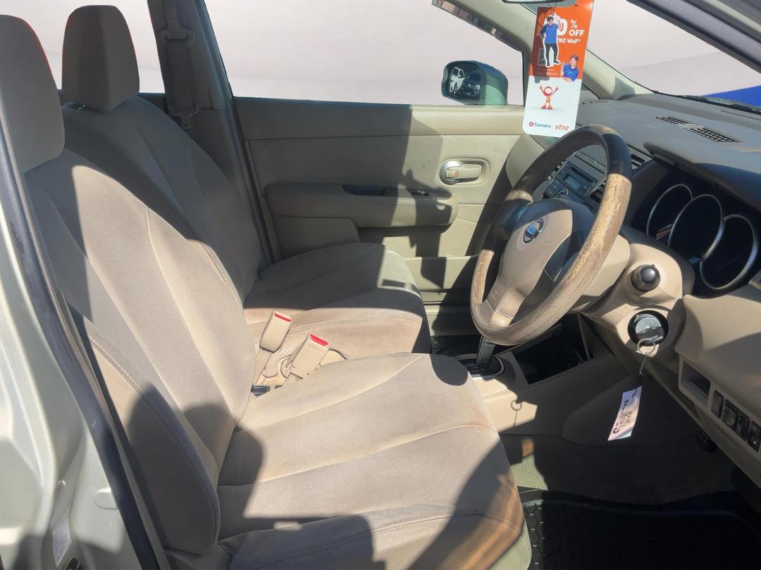 Photo '16' of Nissan Tiida
