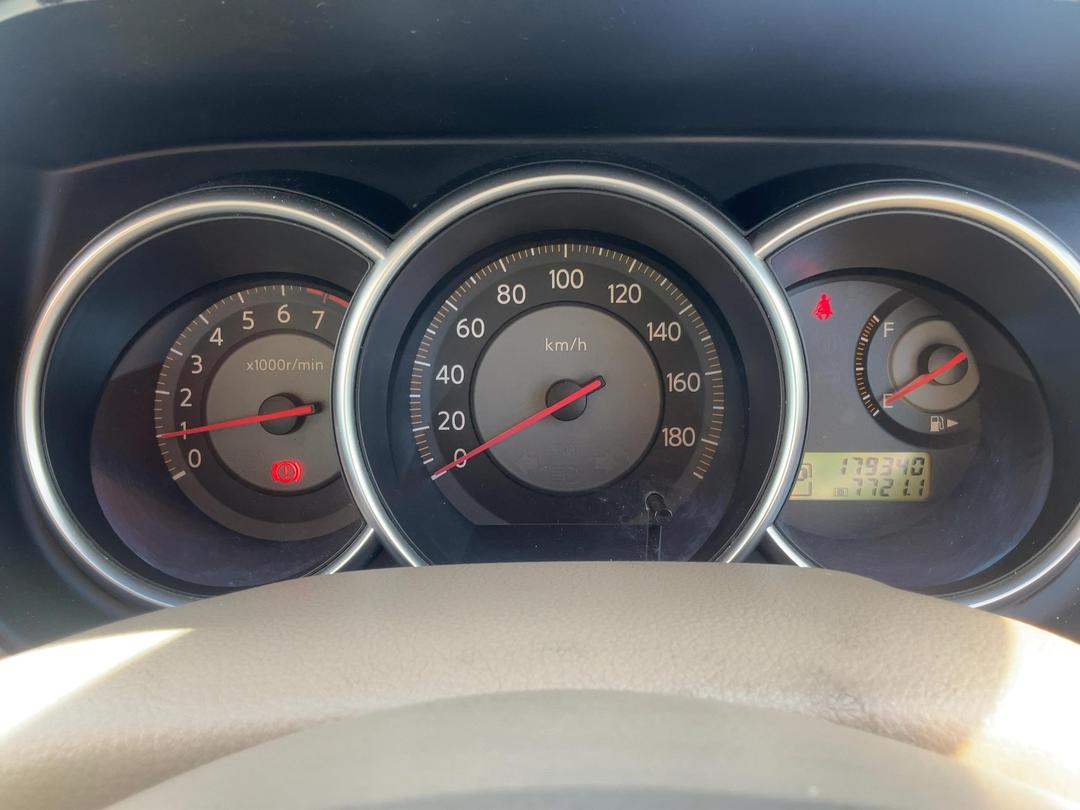 Photo '21' of Nissan Tiida
