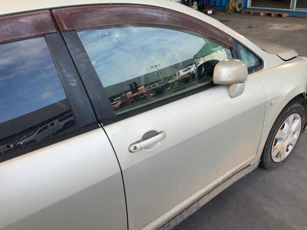 Photo '17' of Nissan Tiida Latio Photo '17' of Nissan Tiida Latio
