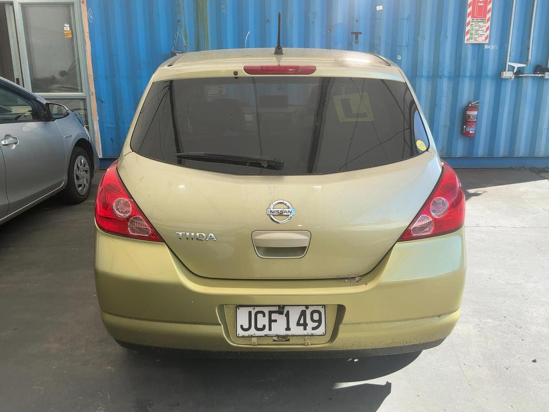 Photo '10' of Nissan Tiida Photo '10' of Nissan Tiida